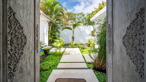 Villa Moana Poe Others