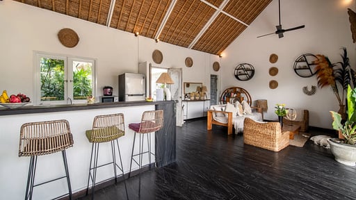 Villa Moana Poe Living room
