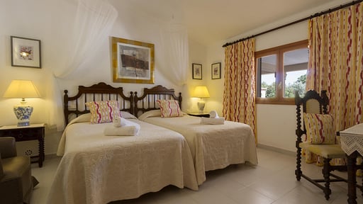 Villa Mocha Bedroom 2