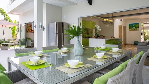 Villa Mojito Dining area
