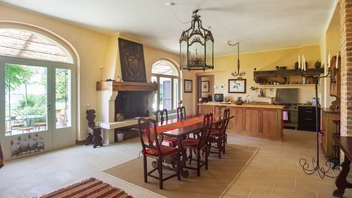 Villa Monia Dining area