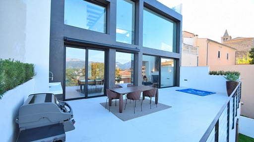 Villa Montblau Dining area