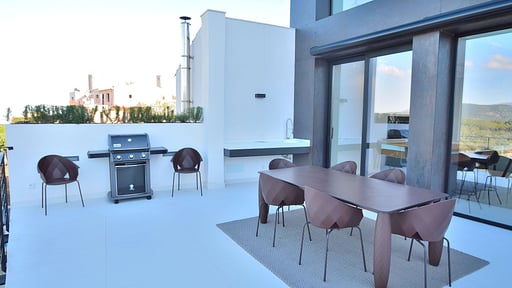 Villa Montblau Dining area