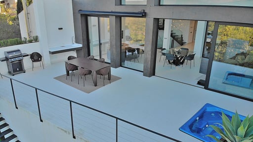 Villa Montblau Dining area