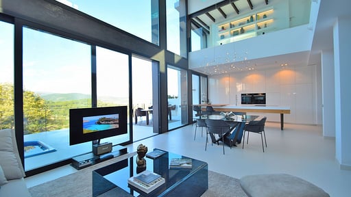 Villa Montblau Dining area