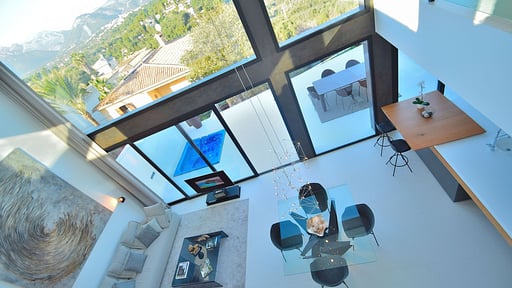 Villa Montblau Dining area