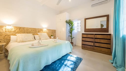 Villa MonteCristo Bedroom 1