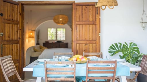 Villa MonteCristo Dining area