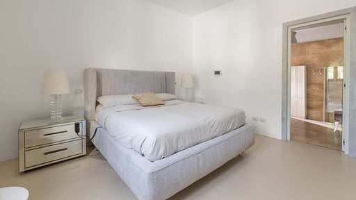 Villa Montecarlo Schlafzimmer 1