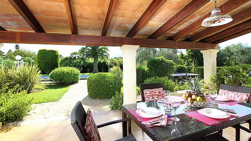 Villa Moreno Dining area