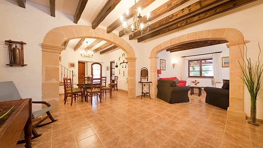 Villa Mosson Обеденная зона