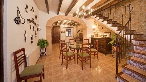 Villa Mosson Обеденная зона