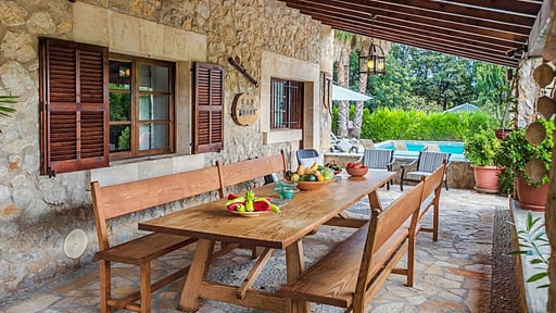 Villa Mosson Обеденная зона