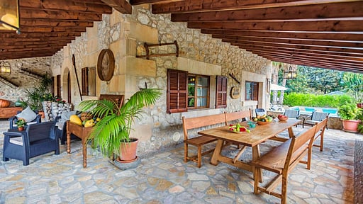 Villa Mosson Обеденная зона