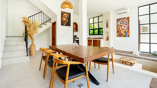 Villa Mucha Dining area