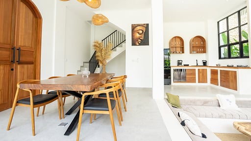Villa Mucha Dining area