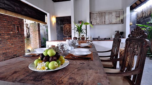 Villa N°5 Dining area