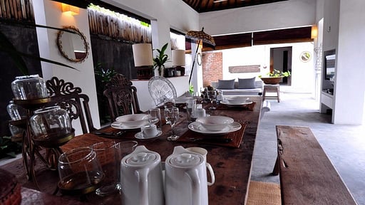Villa N°5 Dining area