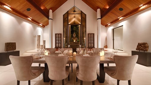 Villa Naam Sawan Dining area 2