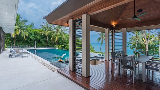 Villa Naam Sawan Dining area
