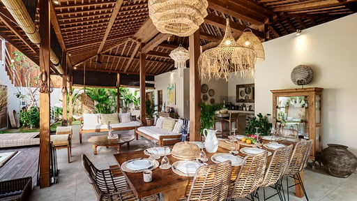Villa Nabi Kiu Обеденная зона 1