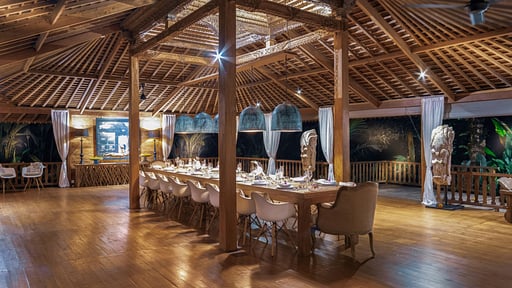 Villa Nag Shampa Dining area