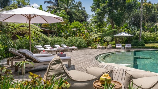 Villa Nag Shampa Swimming pool 1