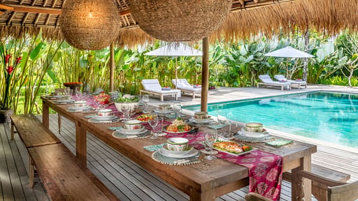 Villa Nag Shampa Dining area
