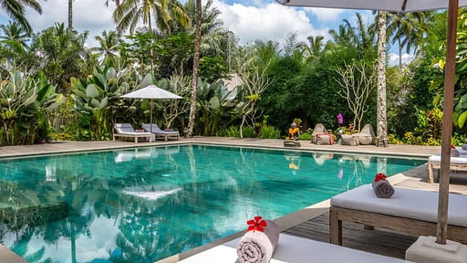 Villa Nag Shampa Swimming pool 2