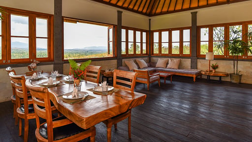 Villa Naga Dining area