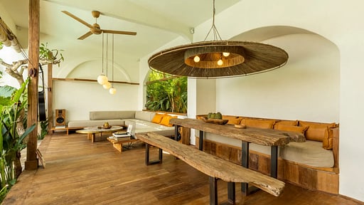 Villa Naides Dining area