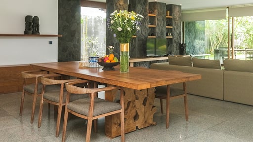 Villa Nakar Dining area
