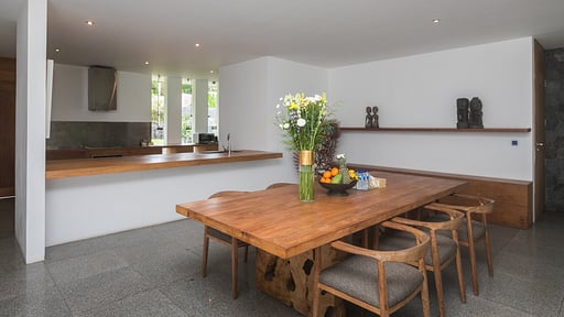 Villa Nakar Dining area
