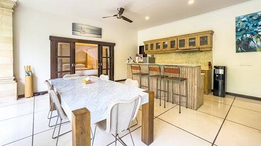 Villa Nakula Dining area