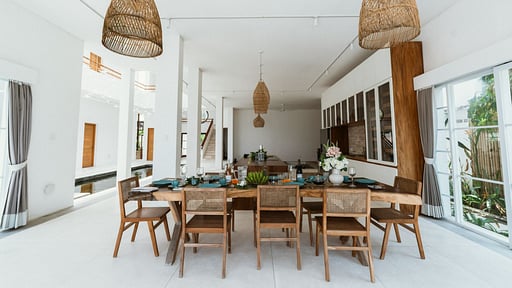 Villa Nalas Dining area