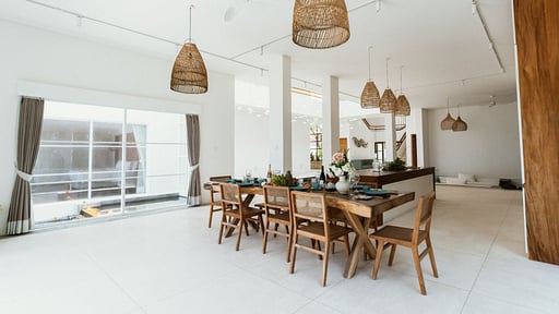 Villa Nalas Dining area