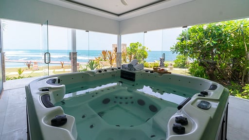 Villa Nalas Jacuzzi