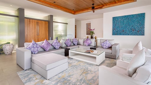 Villa Narissa Phuket Living room 