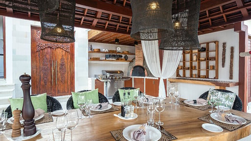 Villa Naty Dining area