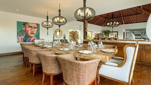 Villa Naty Dining area