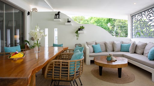 Villa Naya Samui Dining area