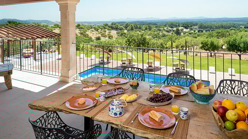 Villa Nelia Dining area