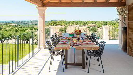 Villa Nelia Dining area