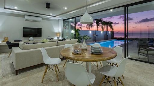 Villa Neung Skye Beach Dining area