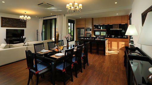 Villa Nias Dining area