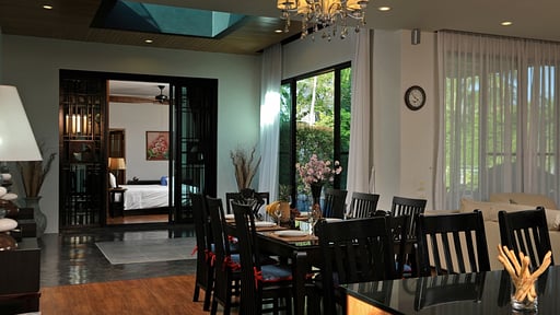 Villa Nias Dining area