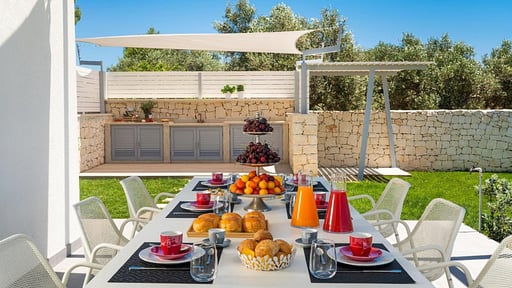 Villa Nica BBQ equipment