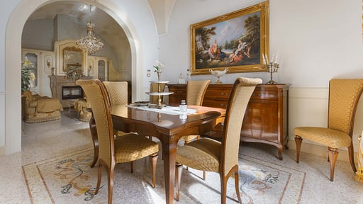 Villa Nicrys Dining area