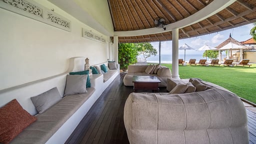 Villa Nirvana Biru Living room