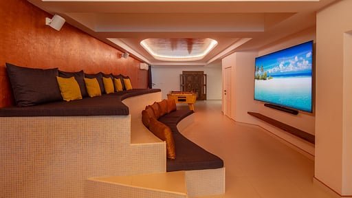 Villa Nirvana Media room